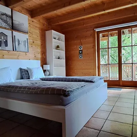 Apartment Im Blockhaus Am Chiemsee